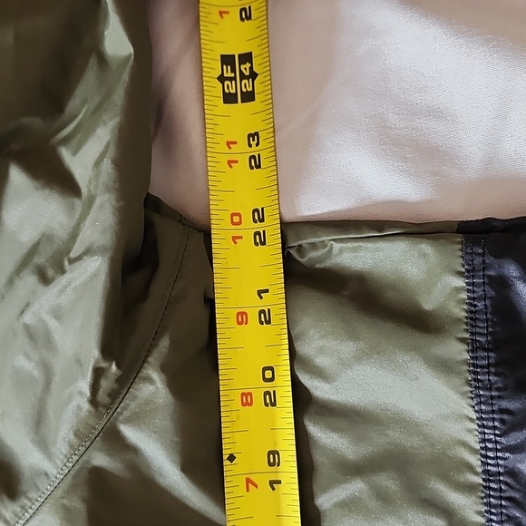 Women's Victoria's Secret Pink Size M-L Camo Lined Waterproof Jacket - Picture 6 of 8